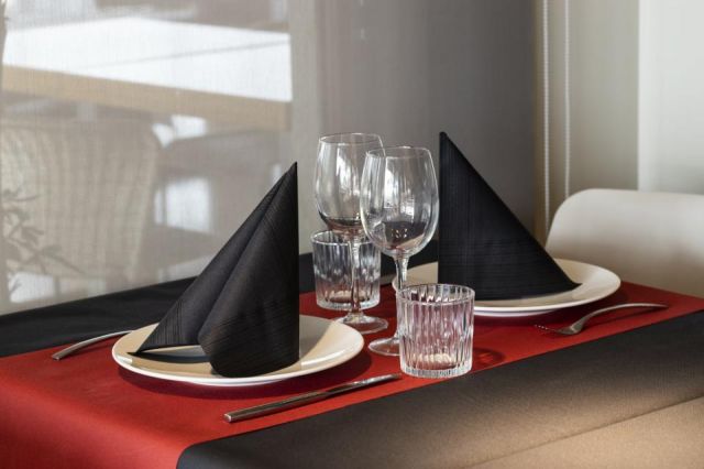 ROLLO MANTEL NOVOTEX 0.40X48 MTS. NEGRO C/6